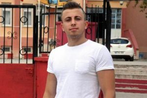 Liseli genç milletvekili aday adayı oldu