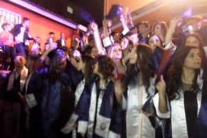 Bursa'da lise öğrencilerinin mezuniyet heyecanı