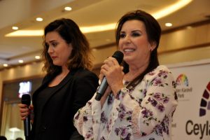 Çukur'un 'Sultan Anası' Diyarbakır'da sevenleriyle buluştu