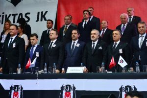 Beşiktaş kongresinde aidat gerginliği
