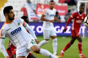 Alanyaspor Süper Lig'de kalmayı garantiledi