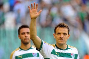 Bursasporlu futbolculardan Batalla'ya hüzünlü veda