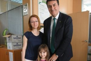 Bursa Osmangazi Belediye Başkanı personelin Anneler Günü'nü kutladı