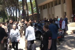 Başbakan Yıldırım'dan hasta ziyareti