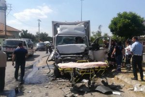 Zincirleme kazada 6 araç birbirine girdi
