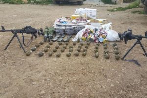 Afrin'de 52 el bombası ve yaşam malzemesi ele geçirildi