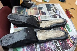 Ayakkabı tabanında uyuşturucu kaçakçılığı