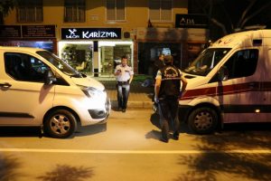 Lise öğrencisi oturdukları apartmanın damından atlayarak intihar etti