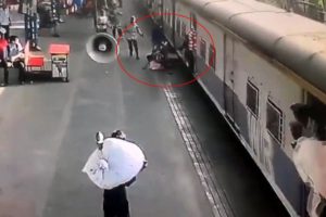 Küçük kız trenin altında kalmaktan böyle kurtarıldı