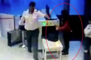 X-Ray cihazında unutulan cep telefonunu böyle çaldı