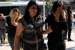 Suç örgütüne 15 tutuklama!