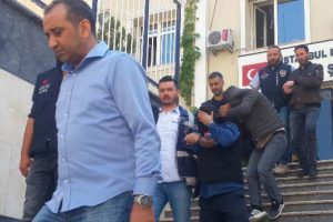 ''Torununum. Başım belada'' diyerek...