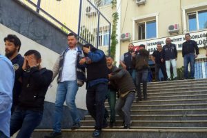 1 milyon liralık vurgun yapan çete çökertildi