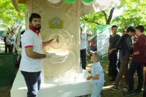 Ayran çeşmesinden 30 bin kişiye ikram