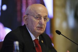 Kahraman: Tarihten ibret almadıkları görülüyor