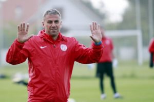 Hamzaoğlu'ndan futbolcularına teşekkür!