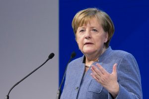 Merkel: Avrupa-ABD ilişkileri darbe aldı
