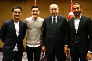 Emre Can daveti geri çevirdi!