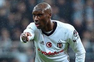 Beşiktaş'ta Atiba ile yollar ayrılıyor