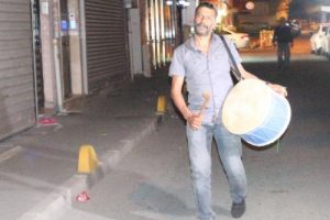 Ramazan'ın ilk günü sokaklar davul sesleriyle inledi