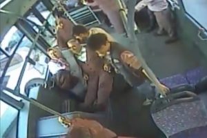 Bursa'da otobüste kalp krizi geçirdi, şoför direksiyonu hastaneye sürdü