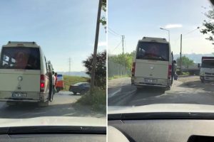 Minibüsteki tehlikeli yolculuk kamerada