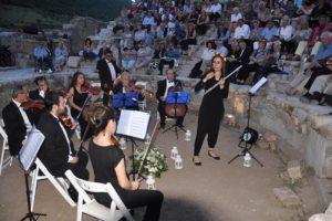 Efes'te klasik müzik keyfi