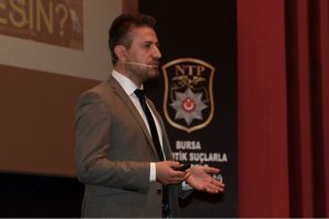 Bursa'da narkotik polisinden öğretmenlere uyuşturucu ile mücadele semineri