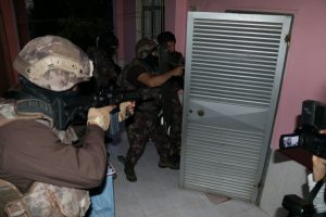Adana'da DEAŞ operasyonu: 9 gözaltı