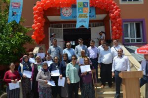 Okuryazarlık kursunu bitiren 62 kişiye sertifika