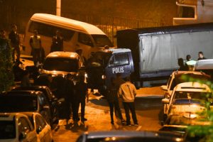 Eski Başbakan Najib Razak'ın evi arandı!