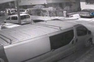 Minibüsle gelip başka bir minibüsü soydular!