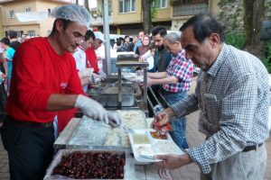 Bursa Ticaret ve Sanayi Odası İftar Sofralarında ilk oruçlar açıldı