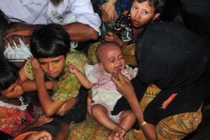 Bangladeş'teki kamplarda günde 60 Arakanlı bebek doğuyor