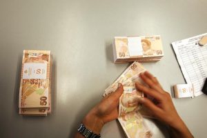 Memurlar da bayram ikramiyesi istiyor