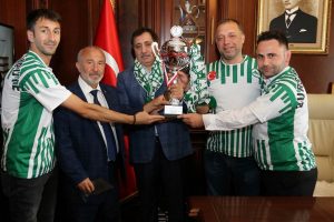 Vali Küçük, Bursa Ampute Spor Kulübü Başkanı ve oyuncularını ağırladı
