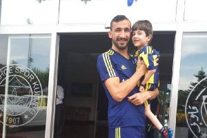 Umutcan, Mehmet Topal ile sahaya çıkacak