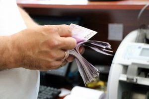 Dolar ve Euro'nun yükselmesinin temel sebebi seçim