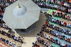 Ramazanın ilk cuma namazında Filistinliler için dua