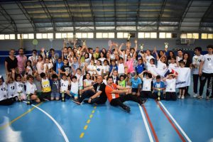 Bursa'da yüzlerce öğrencinin badminton heyecanı