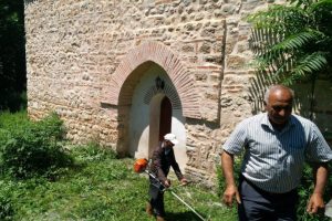 Bursa Yarhisar Şelalesi'ne öğrenciler sahip çıktı