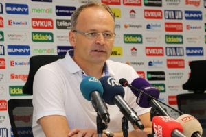 Buz: ''Bundan sonra bakacağız artık''