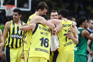 Bakan Bak, Fenerbahçe Doğuş'u tebrik etti