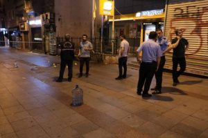 Kadıköy'de bıçaklı kavga : 1 yaralı