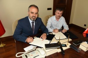 Bursa'da 700 yıllık mescit ayağa kaldırılıyor
