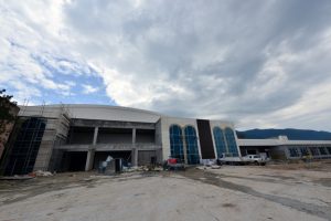 Bursa'da Naim Süleymanoğlu Spor Kompleksi'nde sona doğru