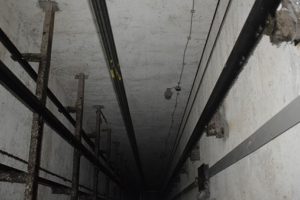 Asansör yere çakıldı: 4 kadın işçi yaralandı