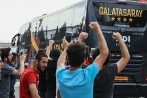 Galatasaray kafilesi stada geldi