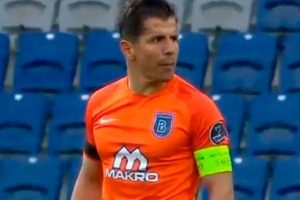 Emre Belözoğlu'ndan yine küfür etti!