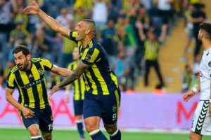 Fenerbahçe Devler Ligi biletini kaptı